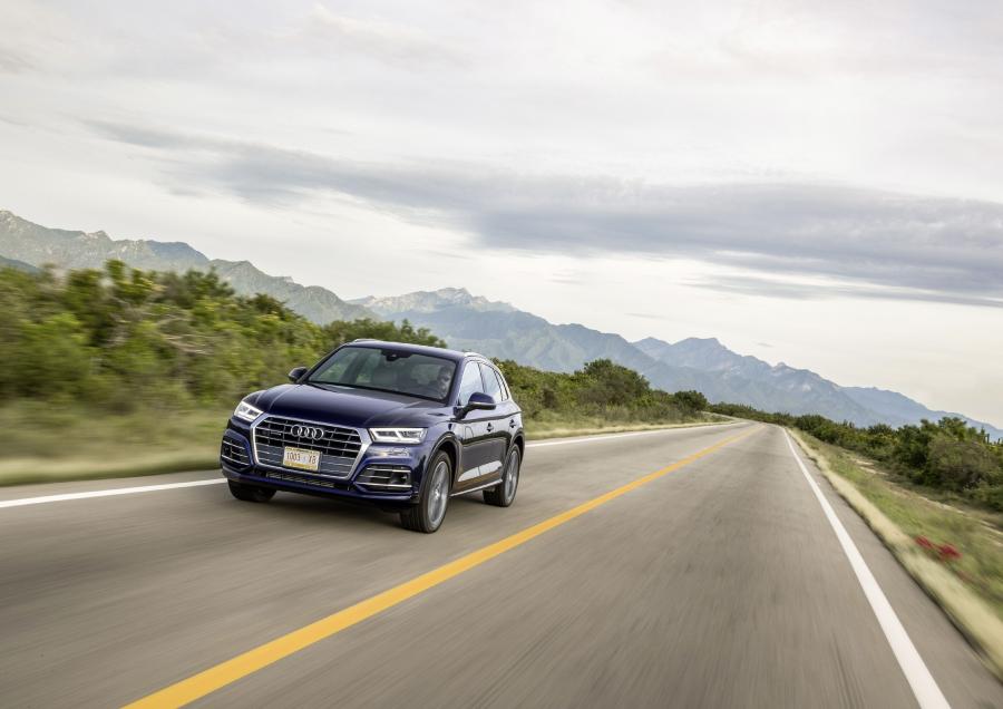  Audi Q5 TFSI Quattro S-Line 2016 года  (WW) (фото 17 из 110)